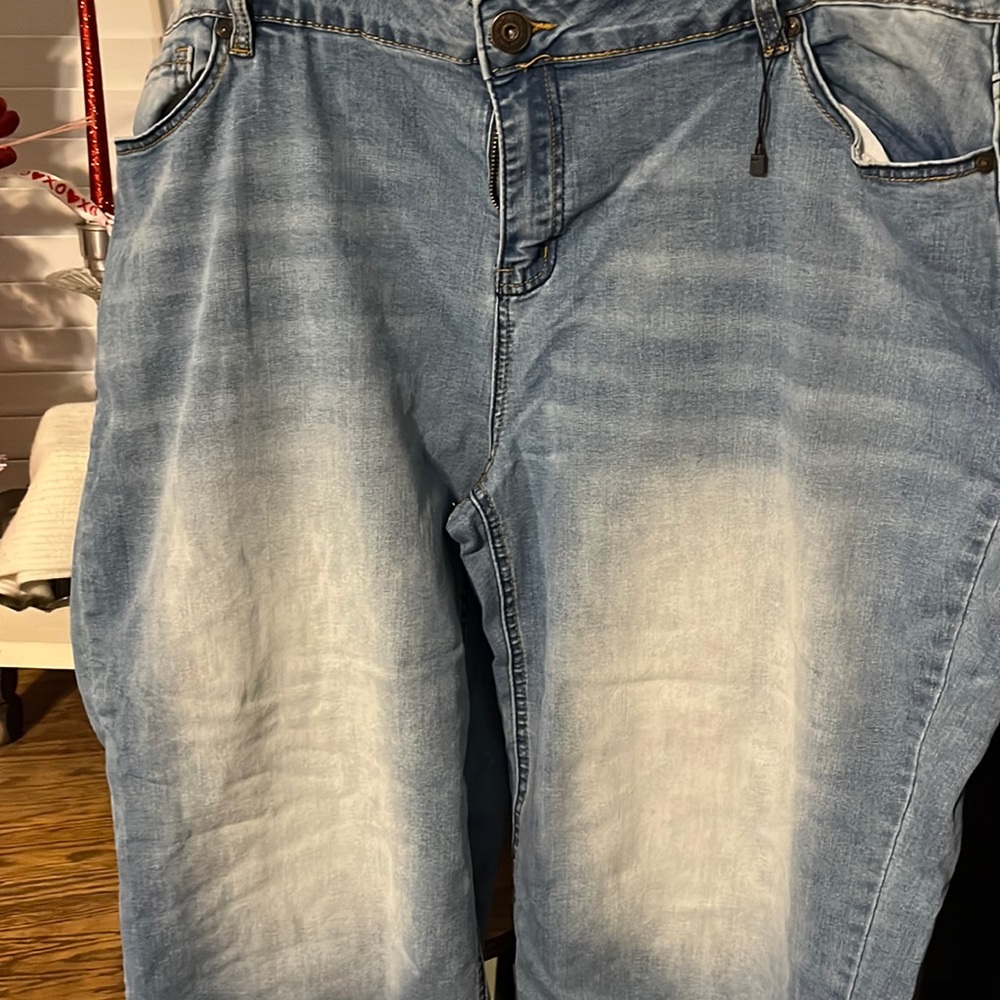 Wide leg super cute boutique jeans